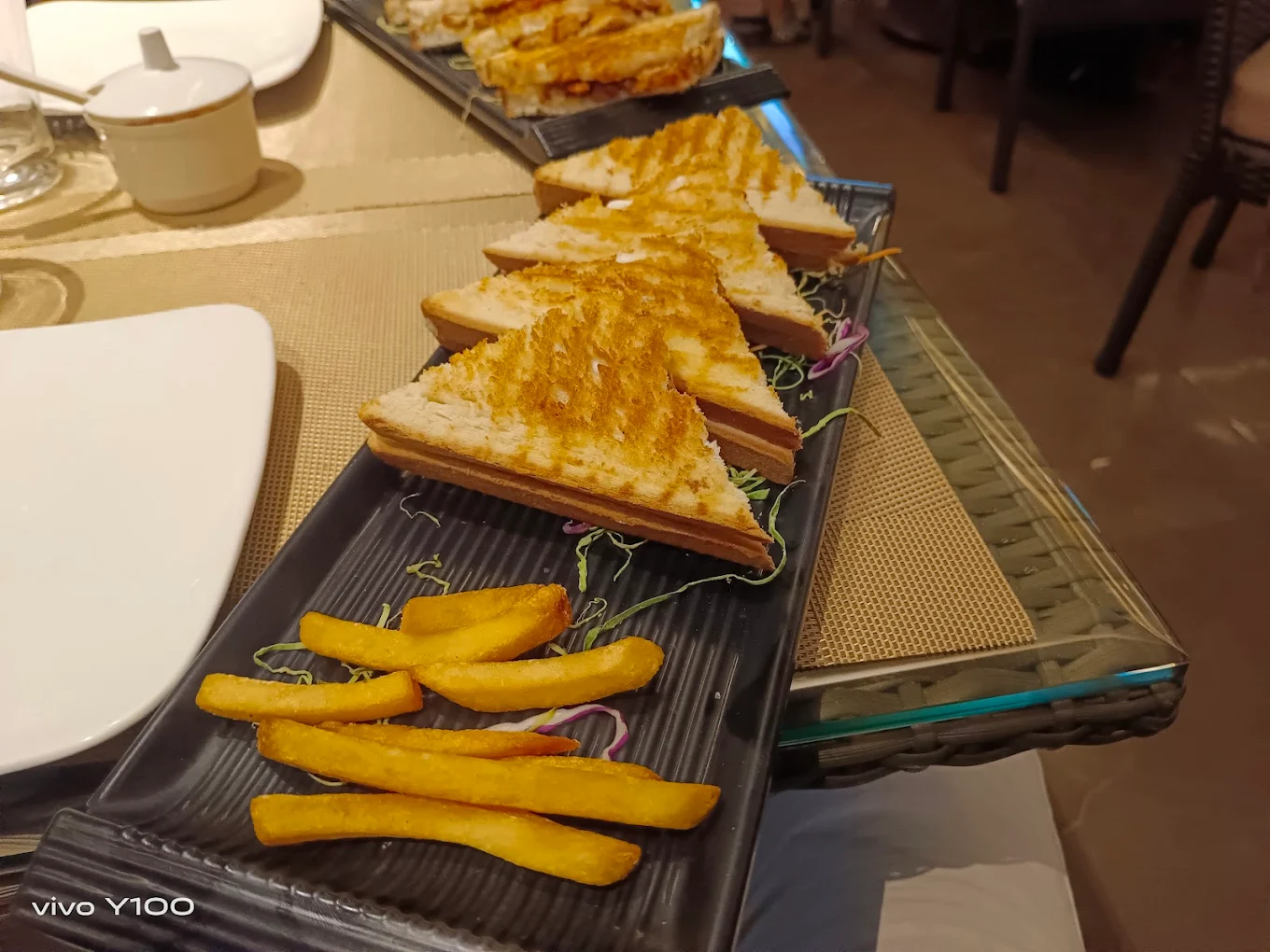 Grilled sandwiches with fries