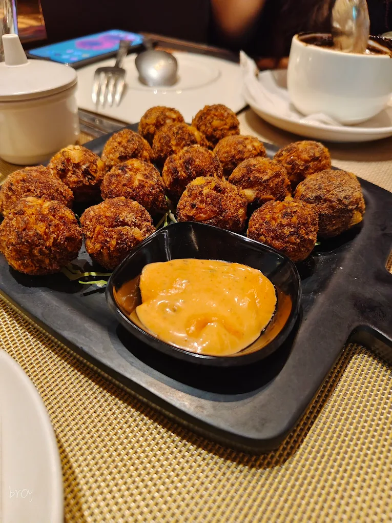 Crispy cheese balls