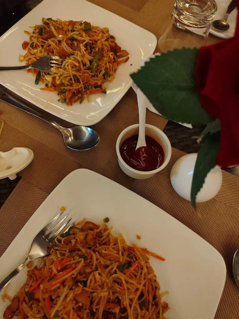 Chicken hakka noodles